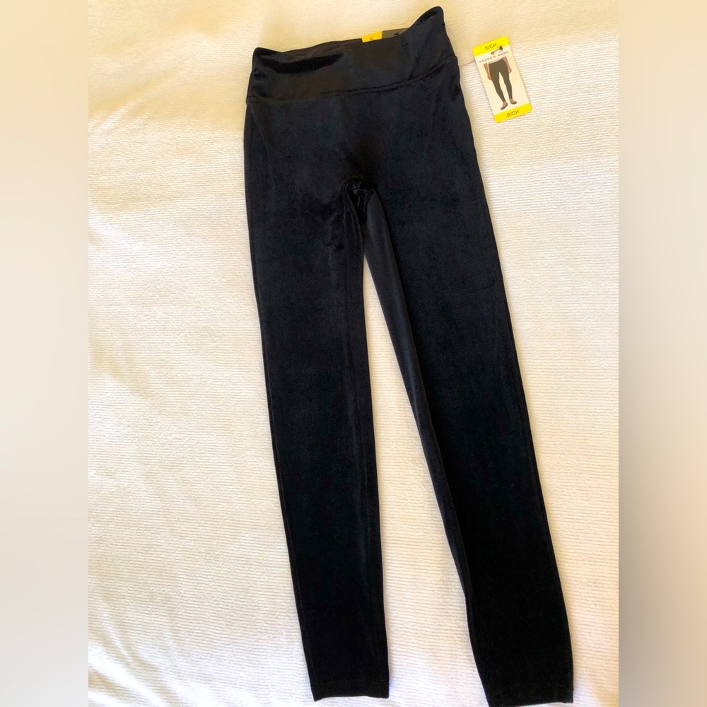 NEW with tag Andrew Mark New York Performance Velour Leggings Size Small Black